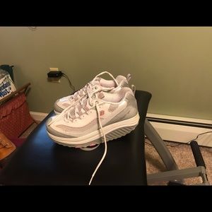 Women’s skecher shape ups sneakers size 7.5
